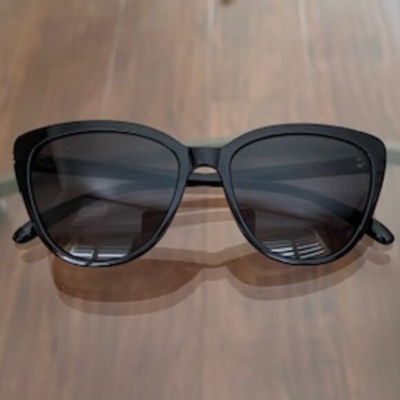 Rachel Zoe Cat Eye Large Lens Sunglasses - Picture 1 of 8